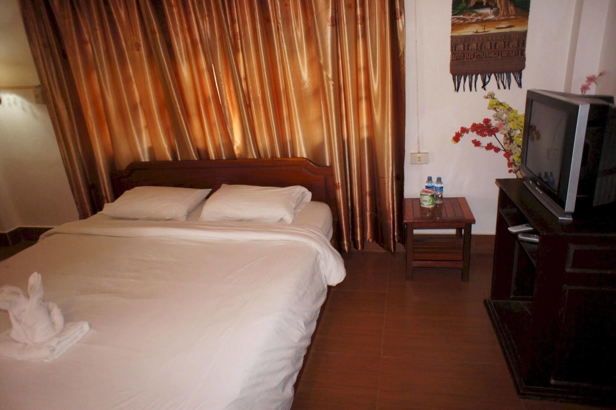 Malany Villa 1 Vang Vieng Extérieur photo